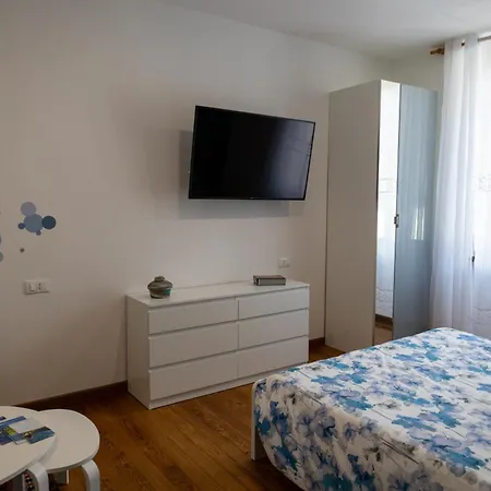 Elegante Nel Cuore Di * Omegna